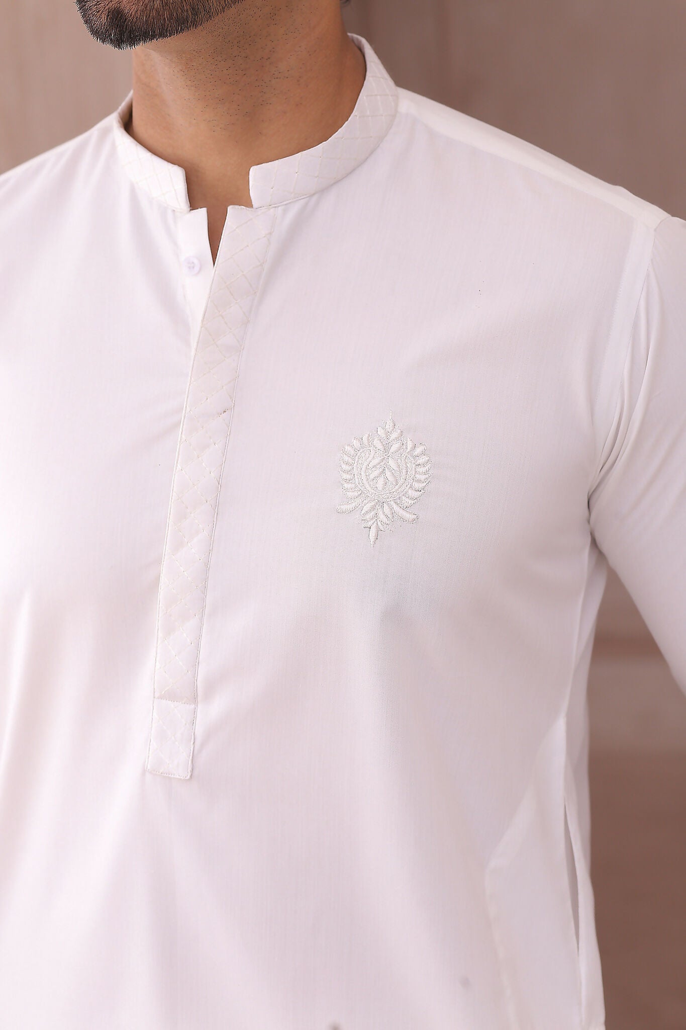 ER 701 White Kurta Pajama Design