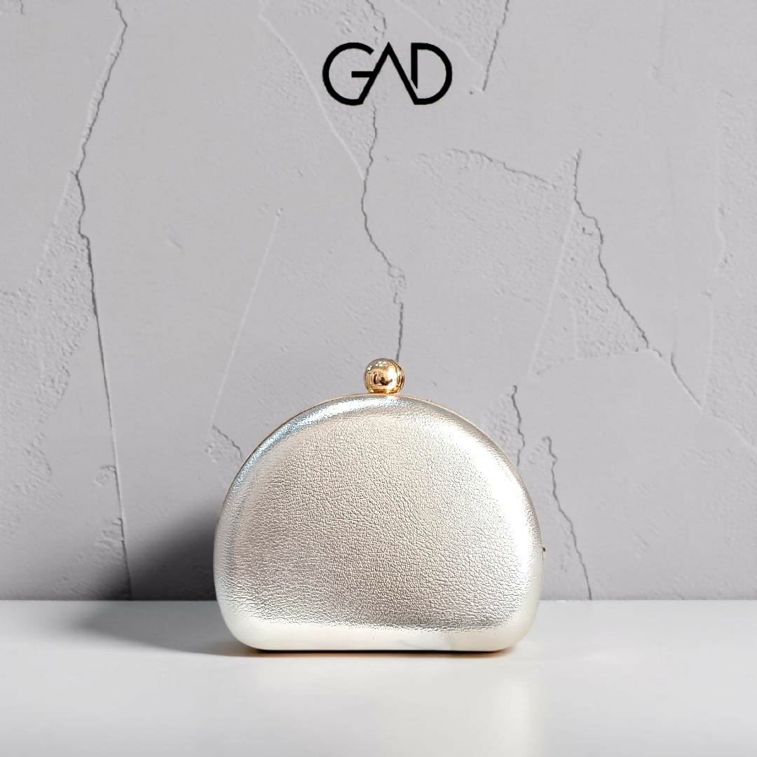 THE MINI LUXE CLUTCH