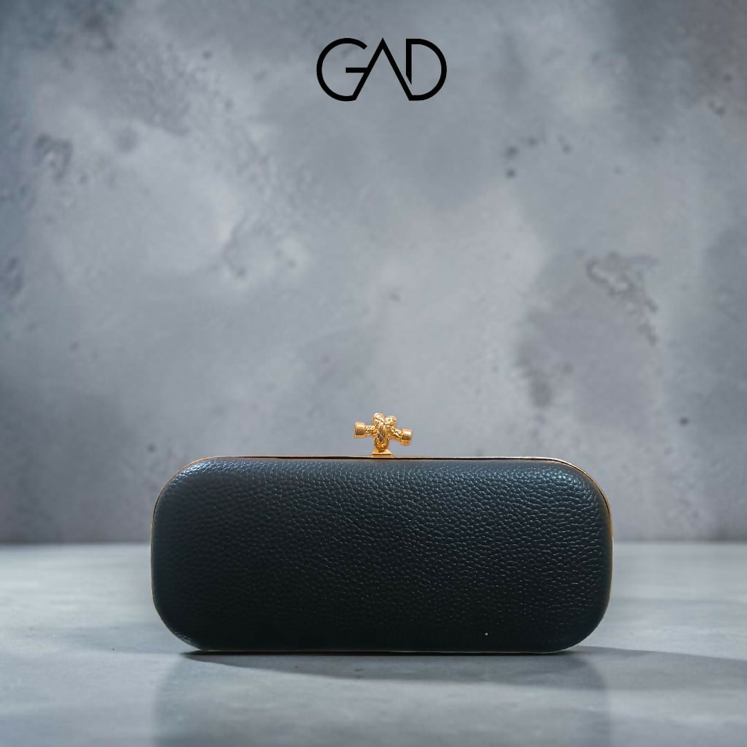 SLEEK LUXURY CLUTCH