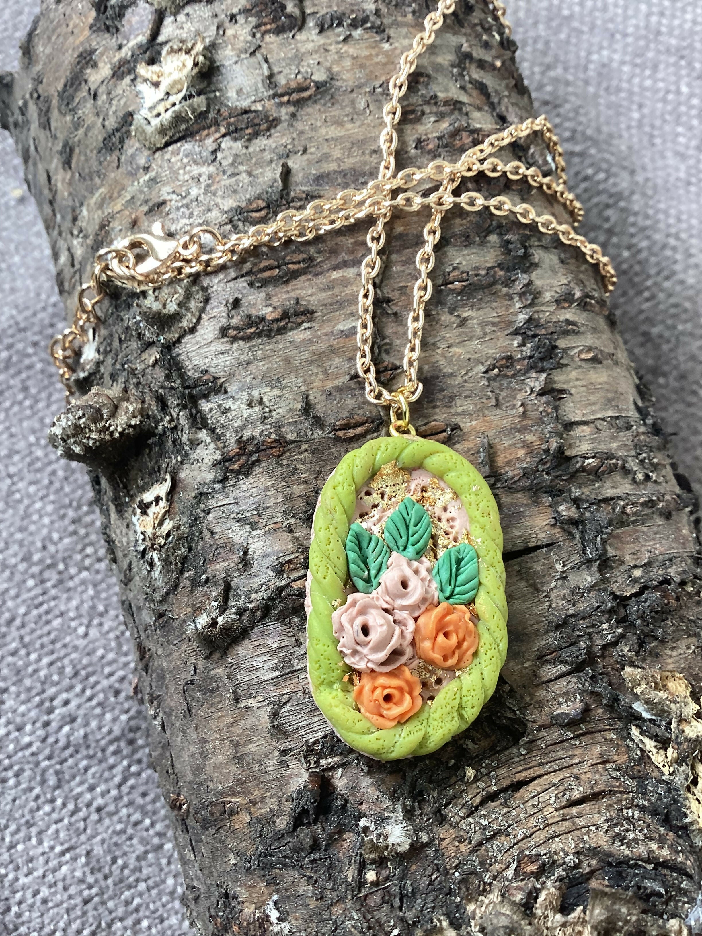 Oval pendant