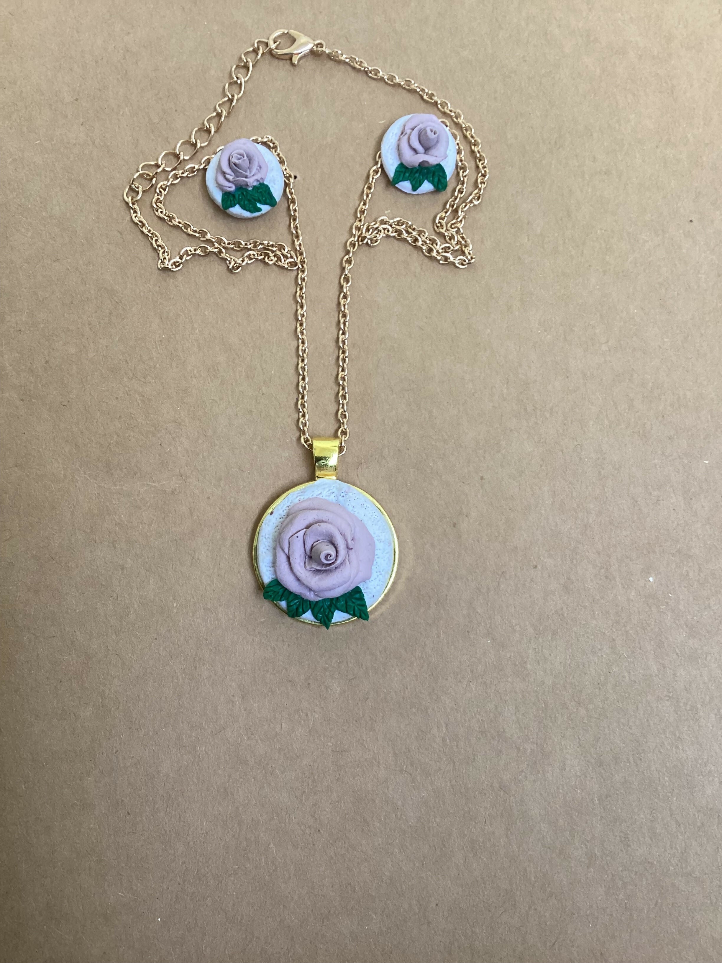 Rose- Pendant set