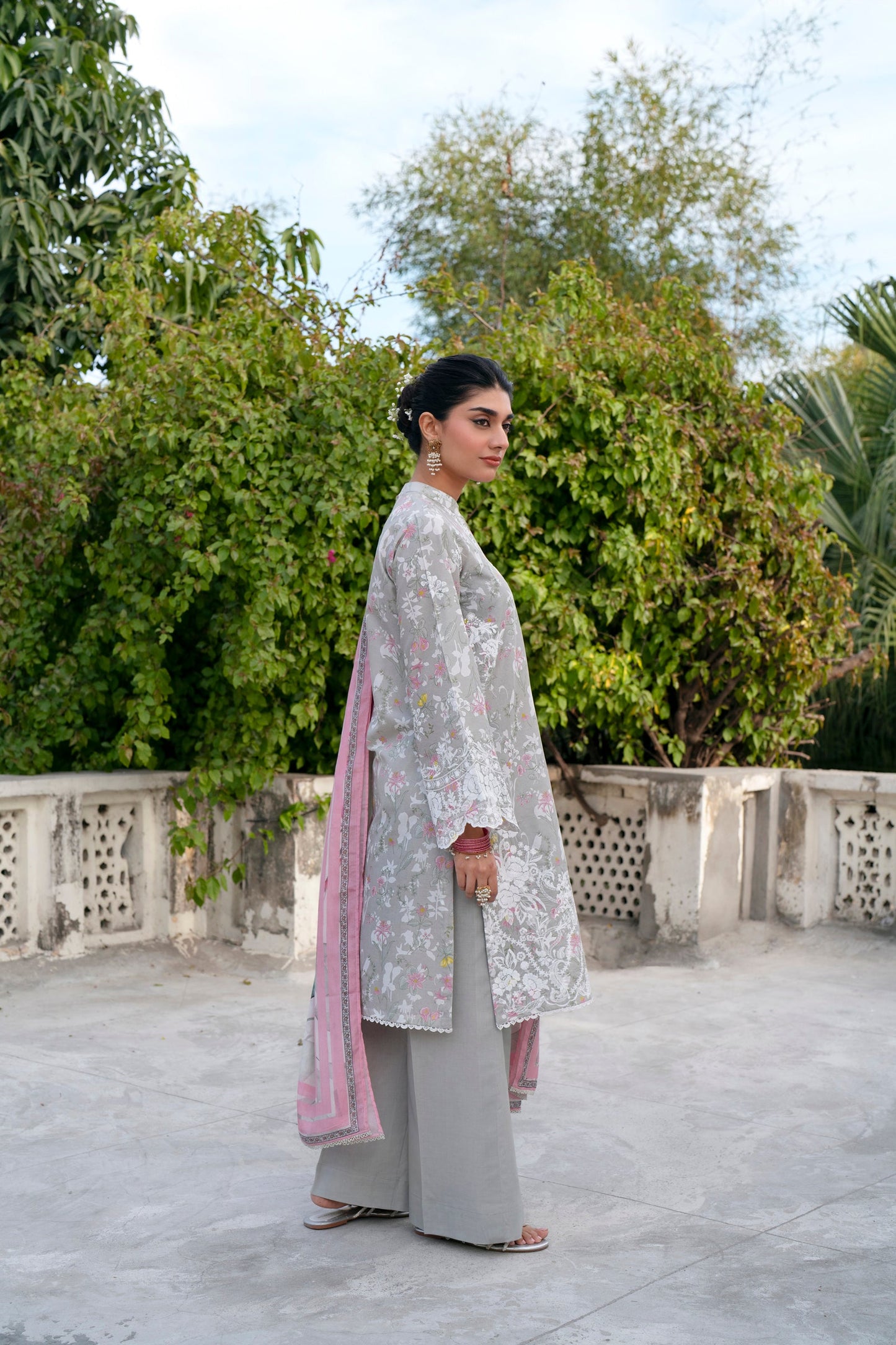 Cotton Lawn Digital Print Cotton Thread Embroidery