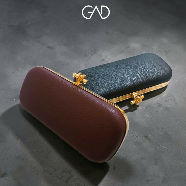 SLEEK LUXURY CLUTCH